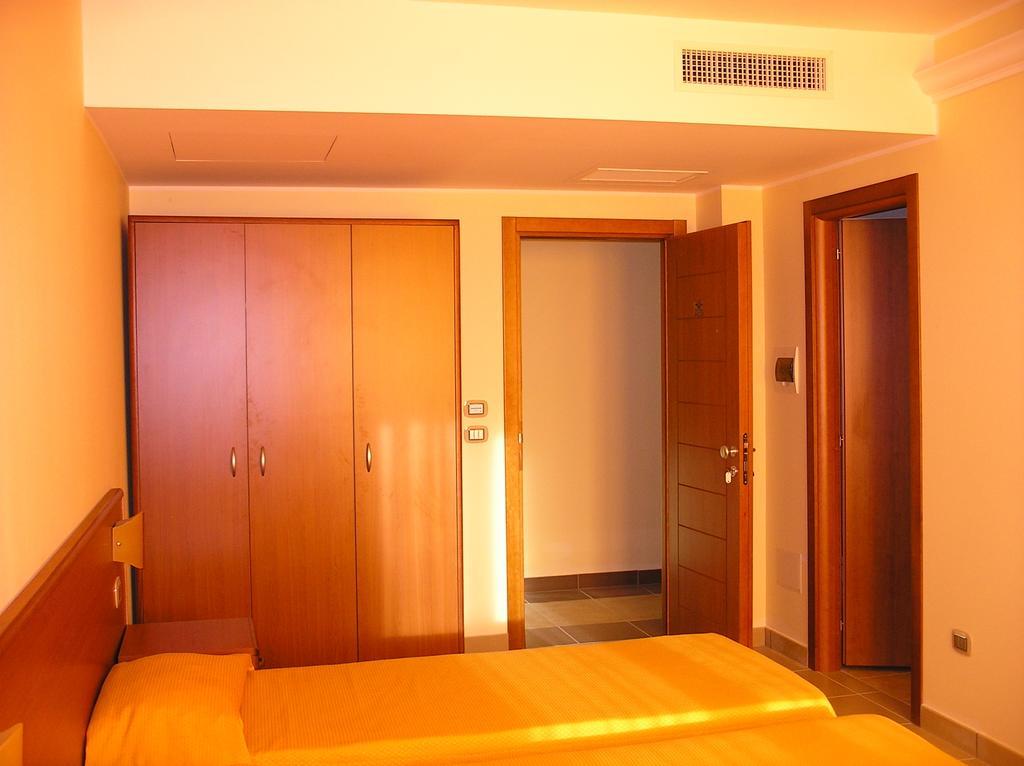 Hotel Sette E Mezzo 카스텔루치오 수페리오레 객실 사진