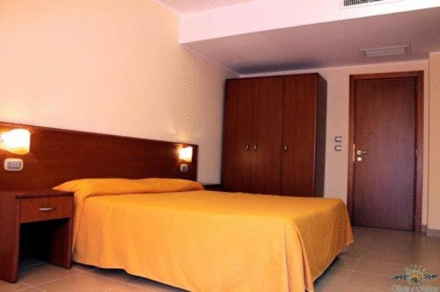 Hotel Sette E Mezzo 카스텔루치오 수페리오레 외부 사진