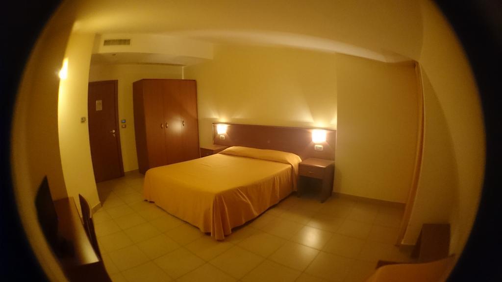 Hotel Sette E Mezzo 카스텔루치오 수페리오레 객실 사진