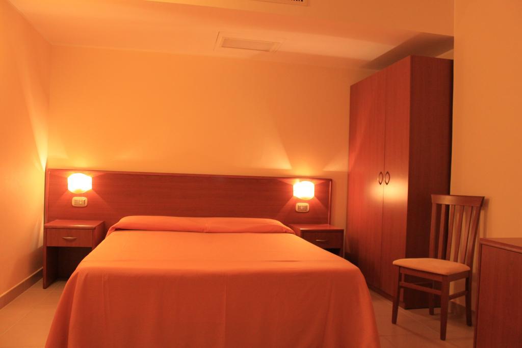 Hotel Sette E Mezzo 카스텔루치오 수페리오레 외부 사진