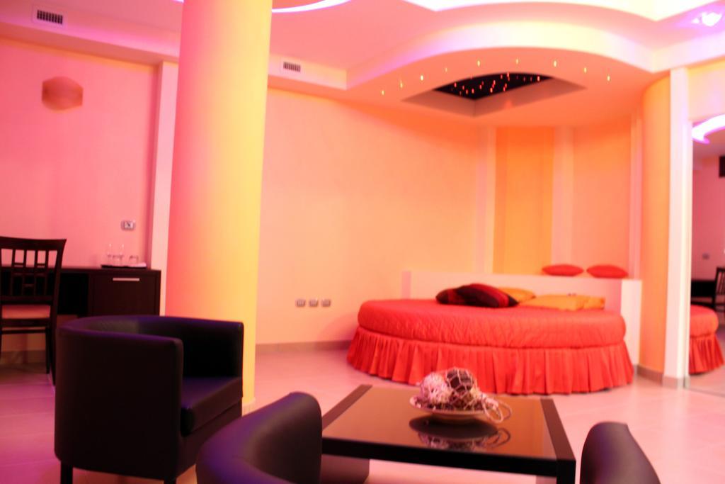 Hotel Sette E Mezzo 카스텔루치오 수페리오레 외부 사진